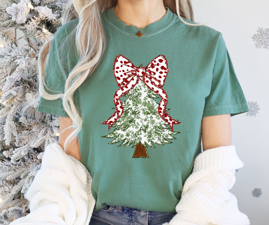 Grand Millenial Coquette Christmas Tree Sweatshirt / Tee